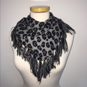 Cejon Infinity Scarf